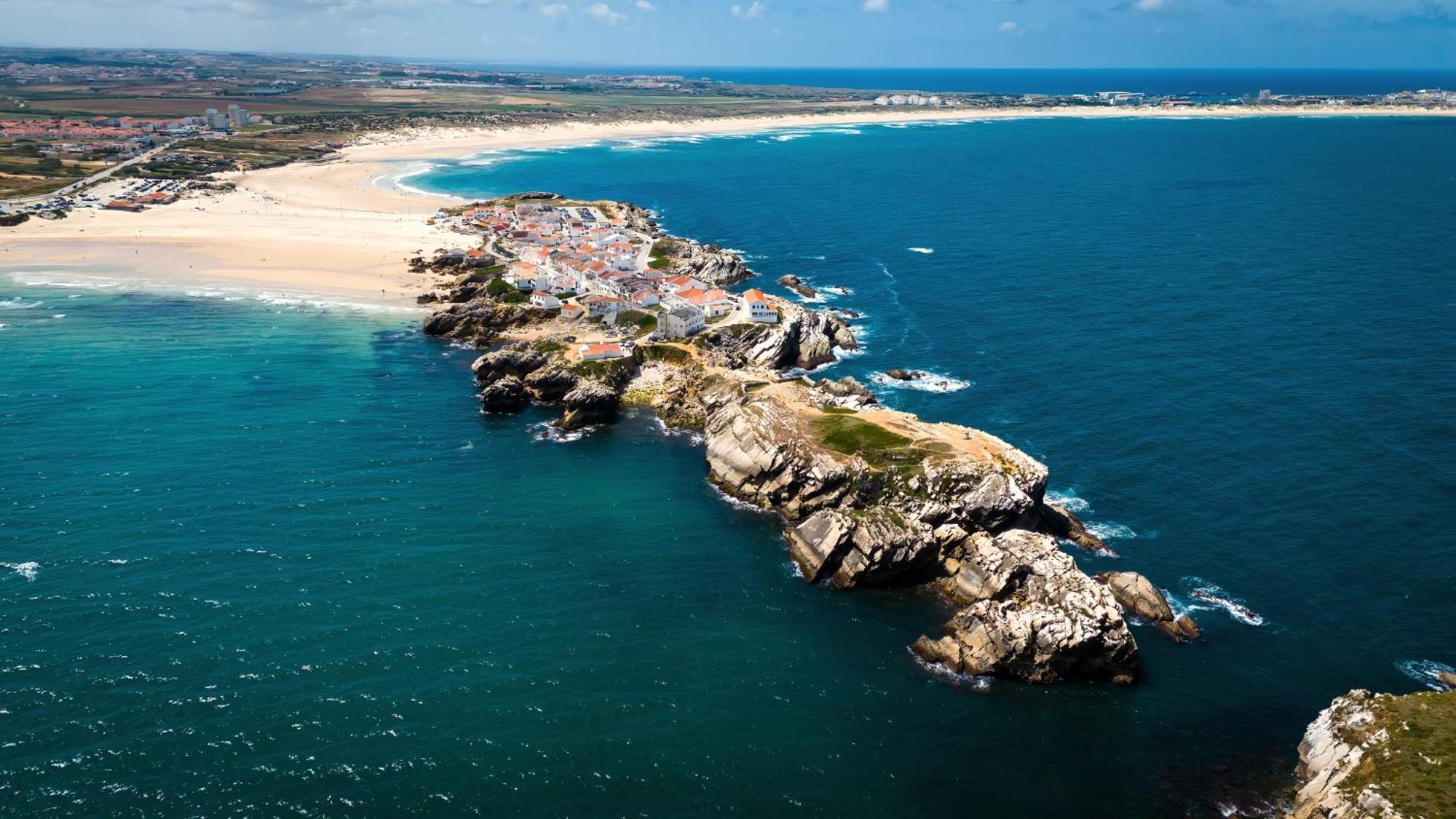 The Salty Pelican Yoga & Surf Retreat Peniche Buitenkant foto
