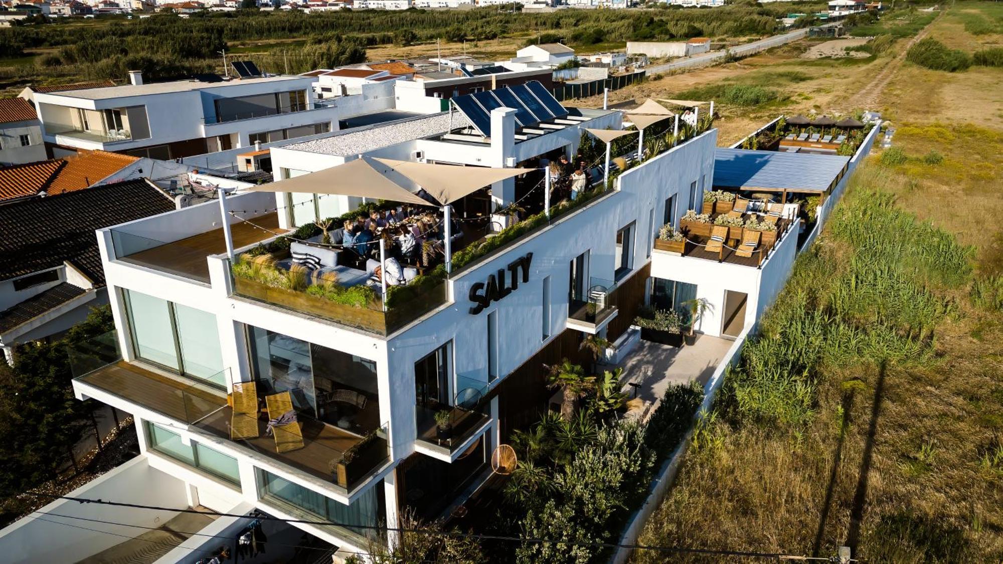 The Salty Pelican Yoga & Surf Retreat Peniche Buitenkant foto