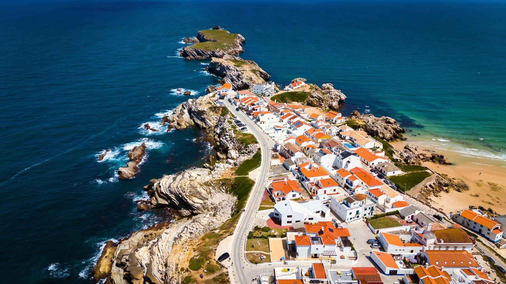 The Salty Pelican Yoga & Surf Retreat Peniche Buitenkant foto